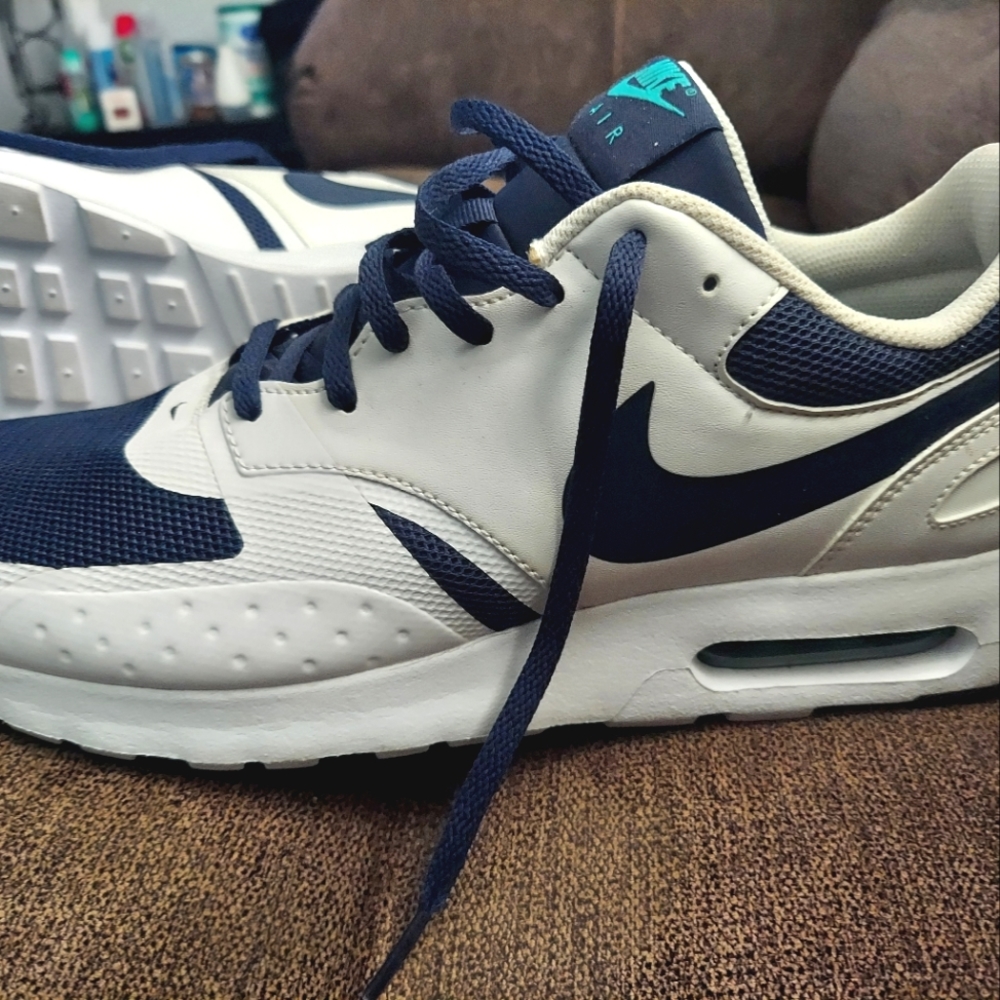 Nike Men's Air Max Vision Midnight/Navy/Midnight/Navy Running Shoe 12 Men US